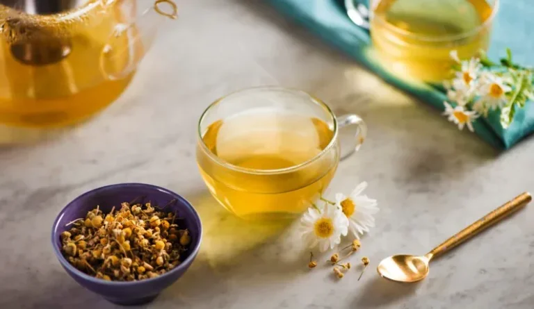 5 Science-Backed Reasons to Make Chamomile Tea a Daily Habit